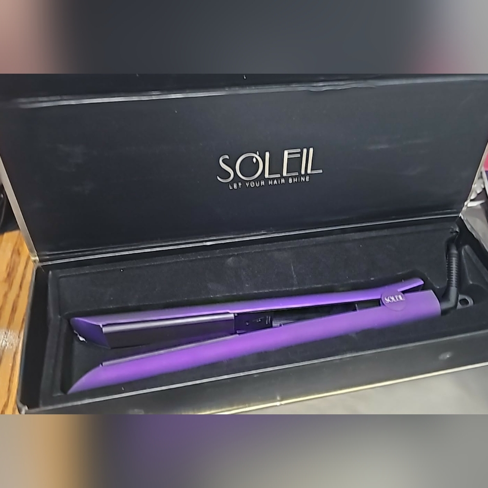 Purple SOLEIL Hair Straightener